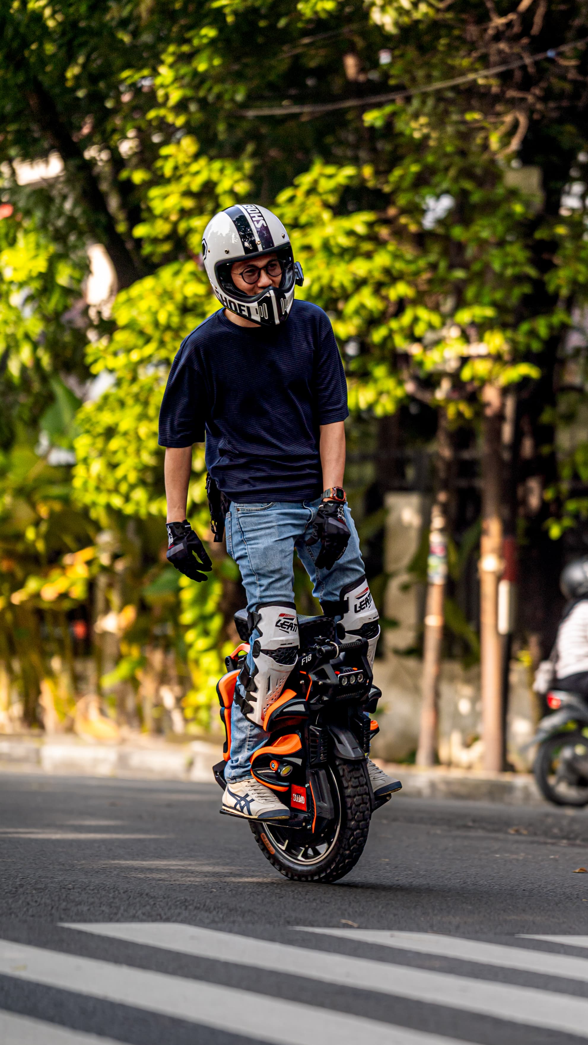 Nanda with his Kingsong F18