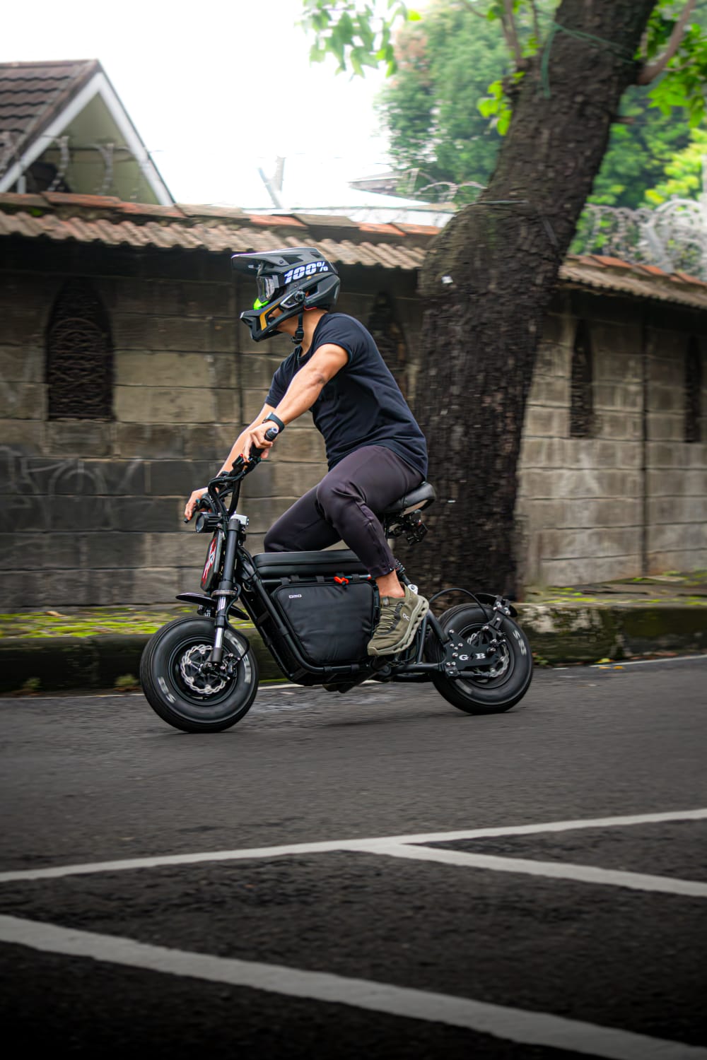 PHRL with his FIIDO Gorilla e-bike